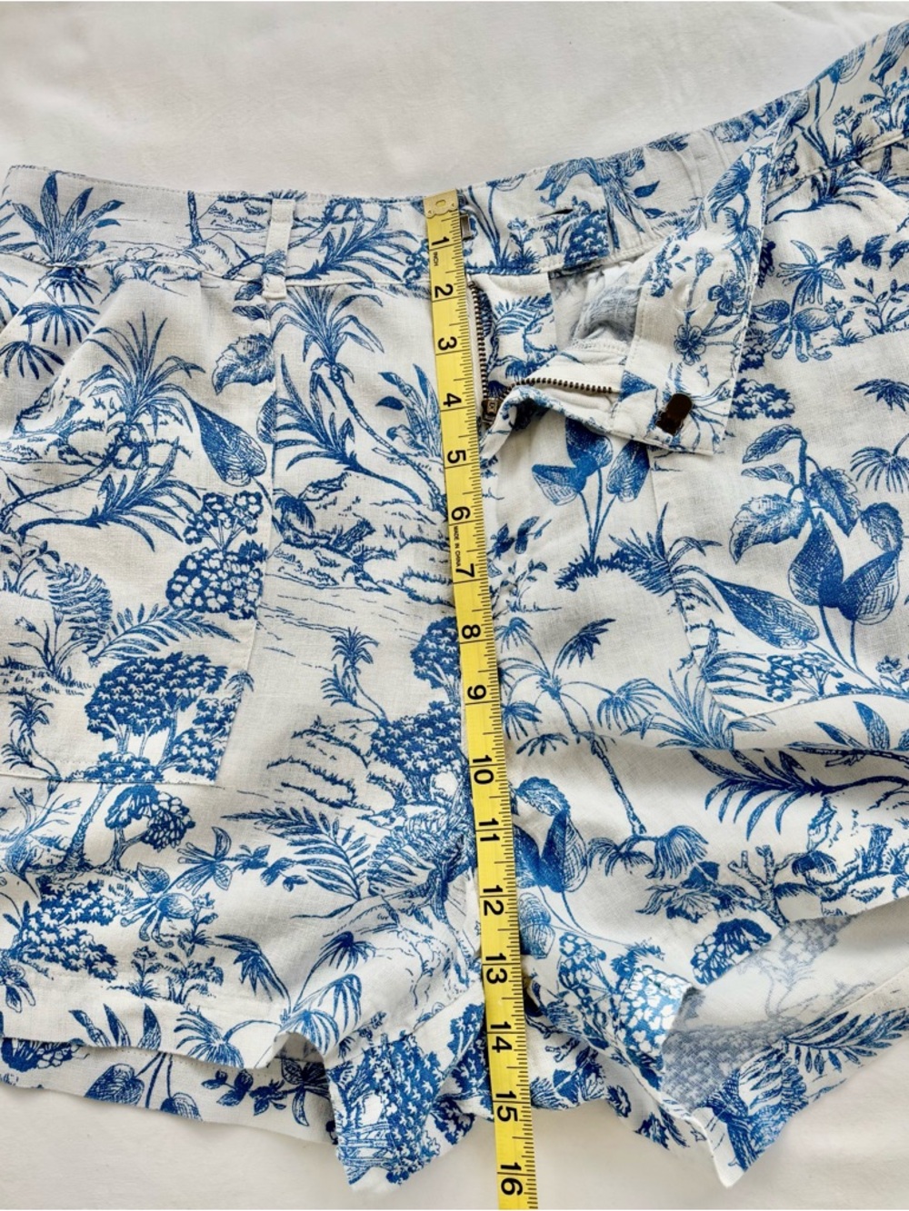Linen shorts, blue/ white floral - Picture 3 of 7